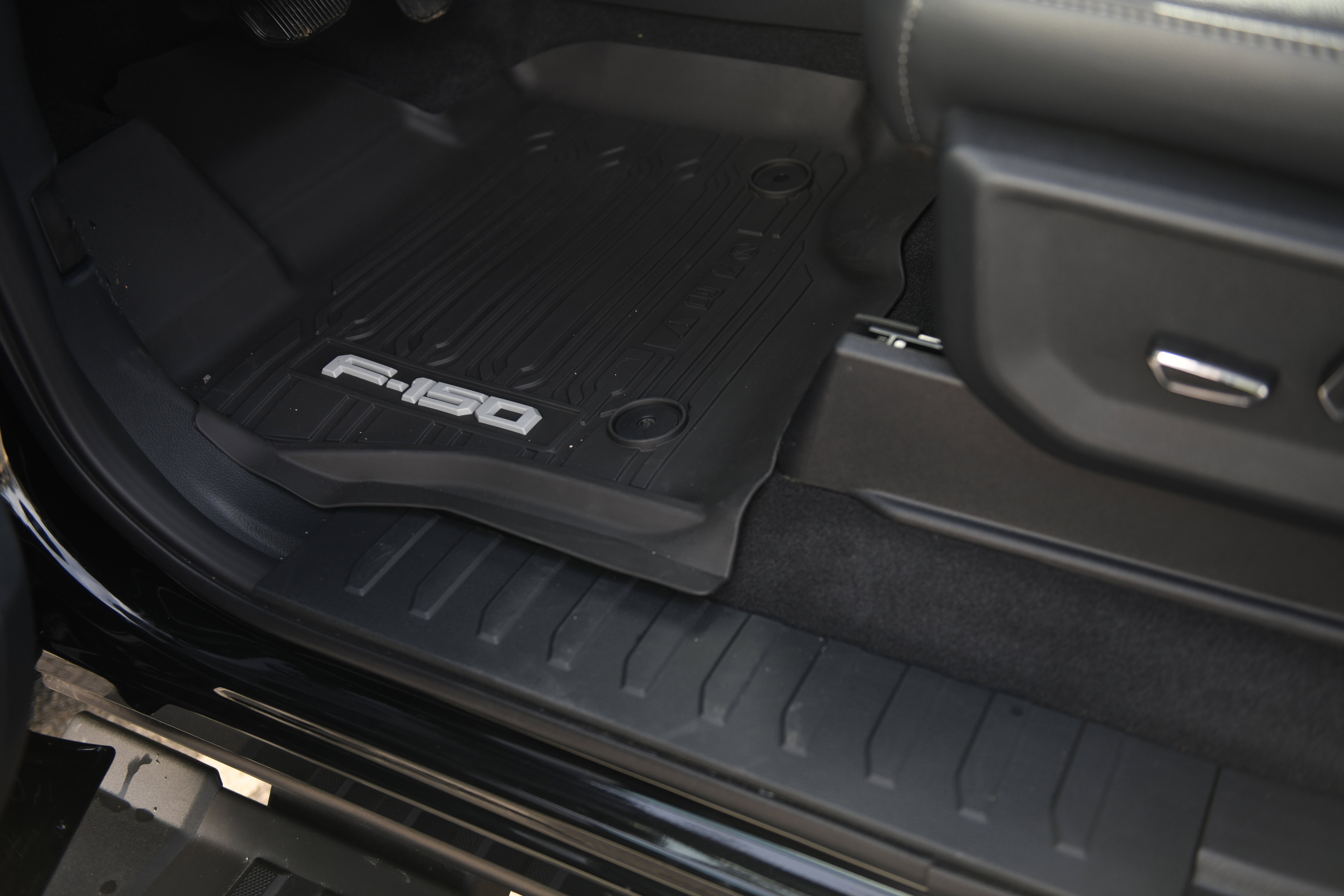 New 2025 Ford F150 Lariat w/ Equipment Group 502A High image 28