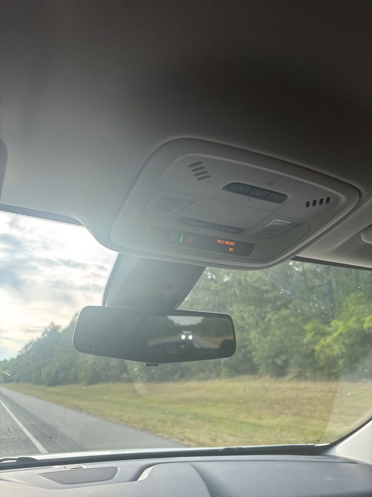 Used 2020 Chevrolet Traverse RS FWD image 15