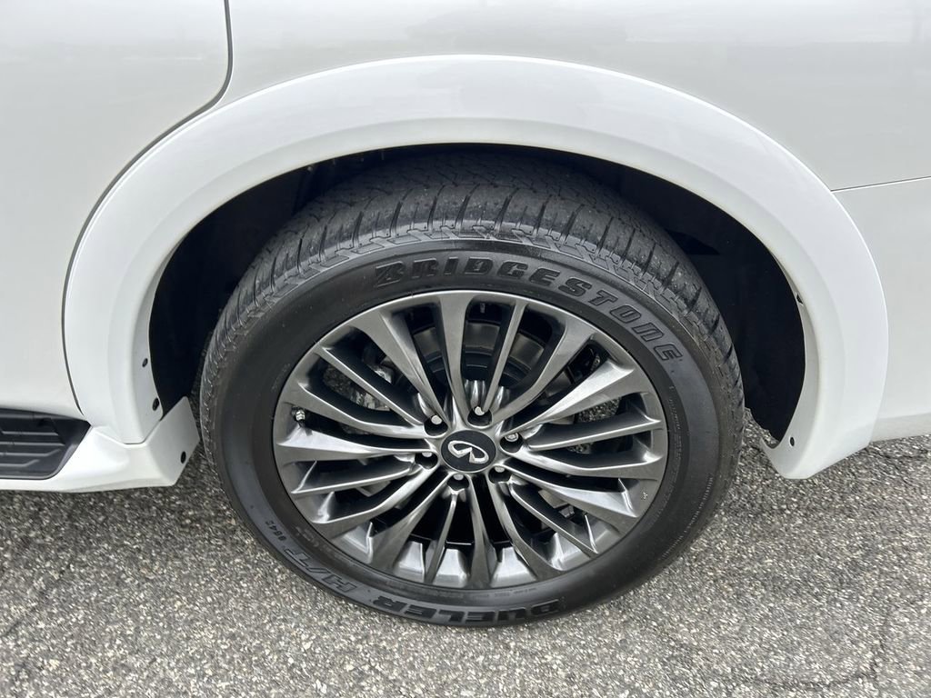 Certified 2024 INFINITI QX80 Sensory AWD/4WD image 11