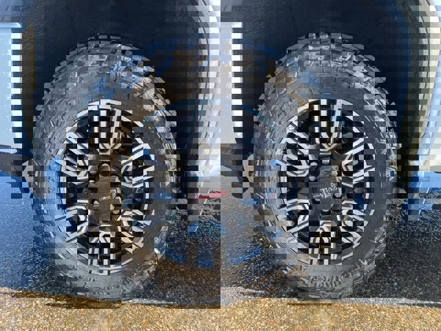 Used 2020 GMC Sierra 2500 AT4 w/ AT4 Premium Package image 9