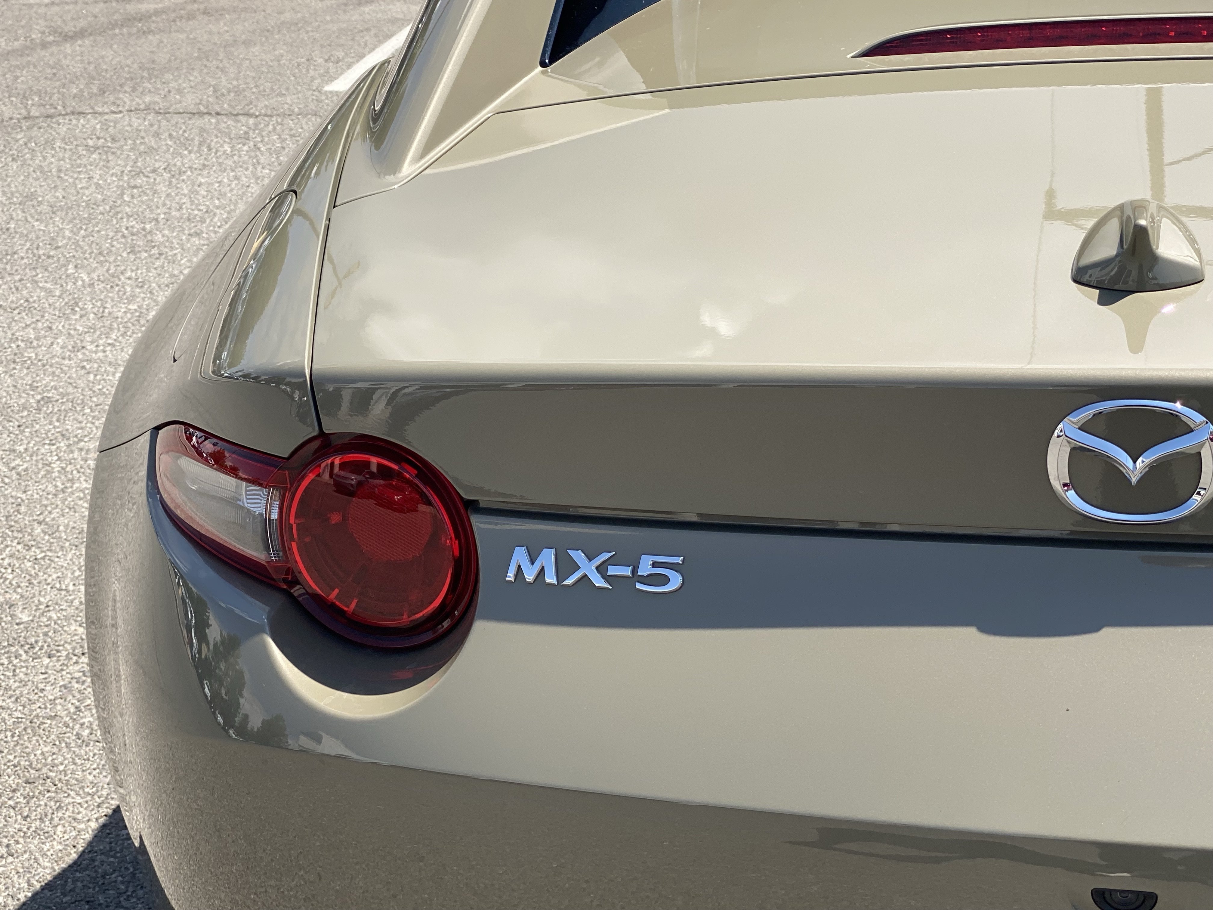Used 2023 MAZDA MX-5 Miata Grand Touring RWD image 23
