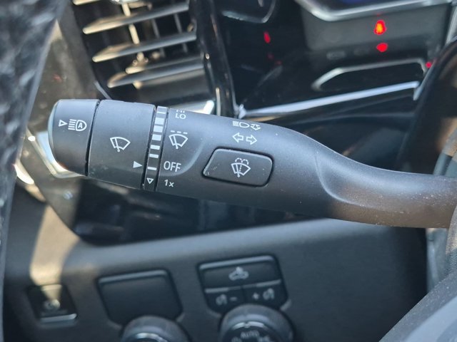 Used 2022 Chevrolet Silverado 1500 LT RWD image 9