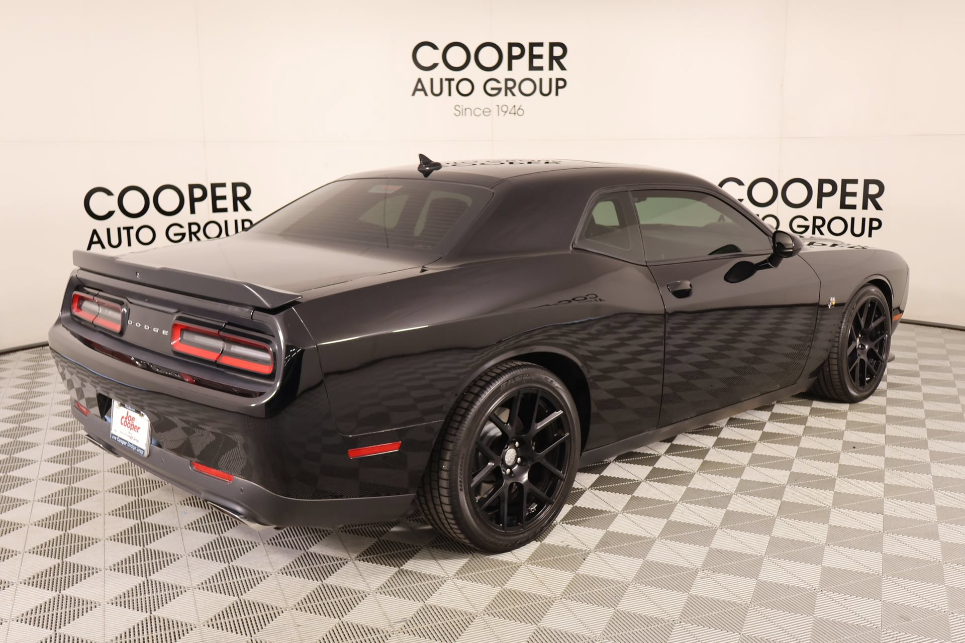 Used 2015 Dodge Challenger R/T Scat Pack RWD image 18