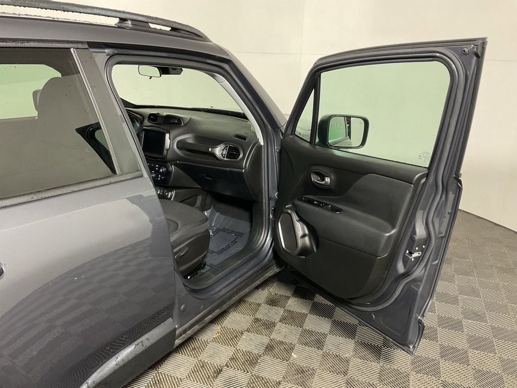 Used 2022 Jeep Renegade Latitude AWD/4WD image 34
