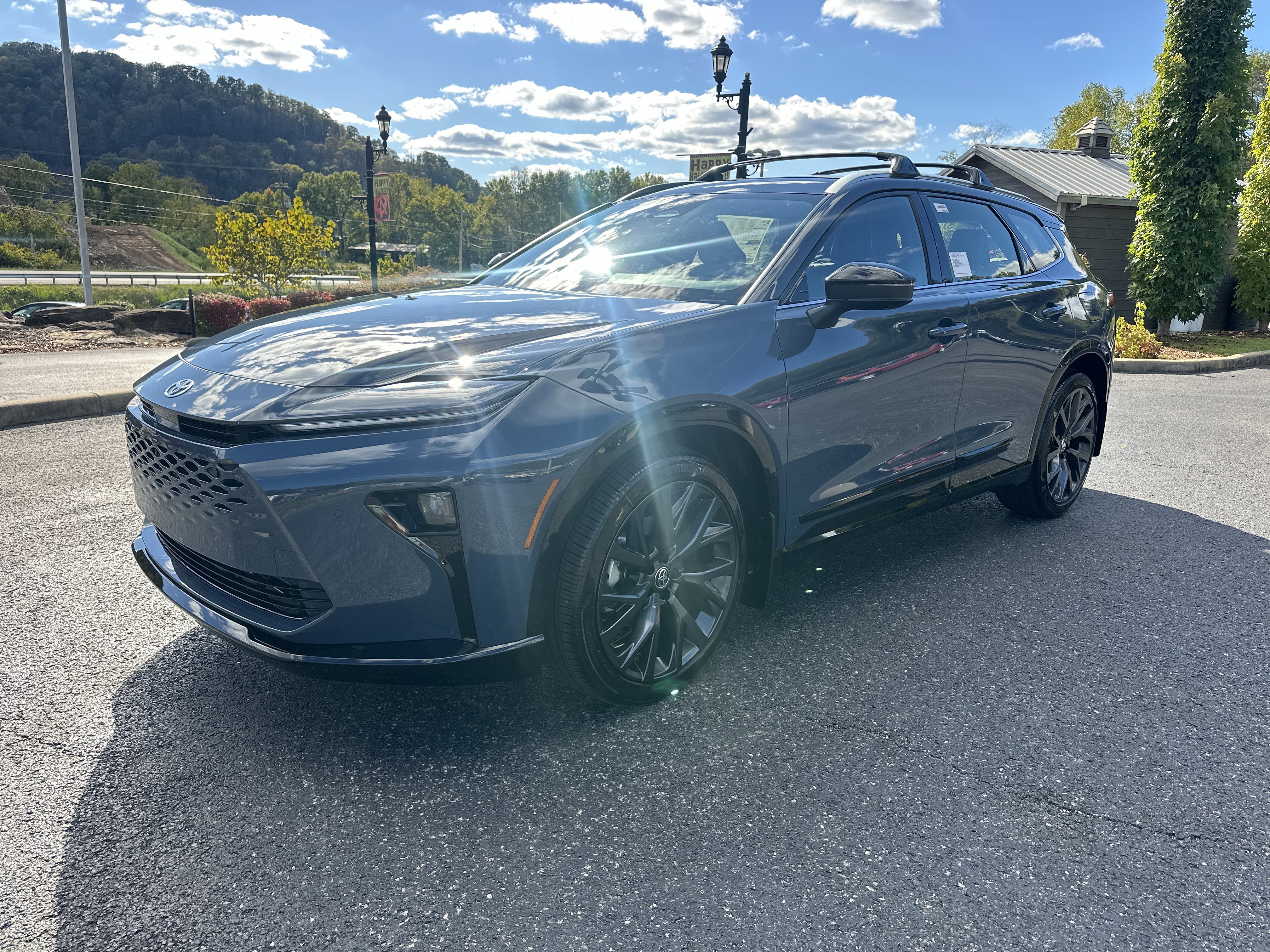 New 2025 Toyota Crown Signia image 6