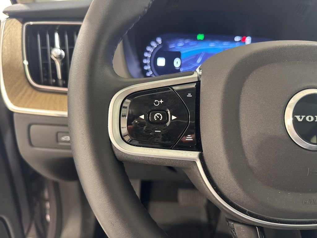 Used 2026 Volvo XC60 B5 Plus w/ Climate Package AWD/4WD image 9