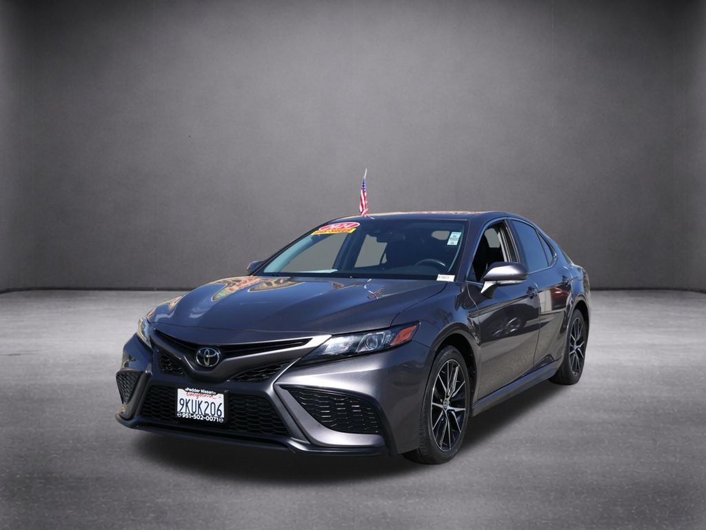 Used 2024 Toyota Camry SE w/ Blackout Package (TMS) FWD image 9