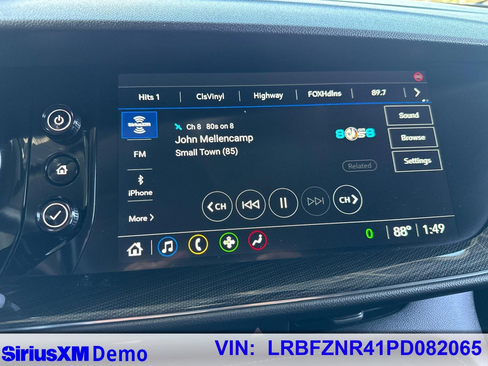 Used 2023 Buick Envision Essence image 27