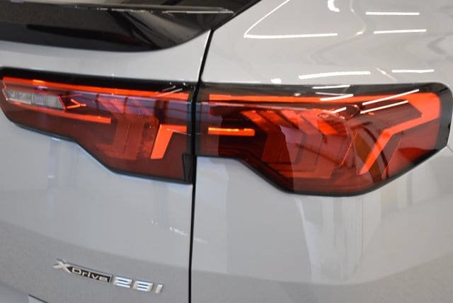 New 2026 BMW X2 xDrive28i w/ M Sport Package AWD/4WD image 12