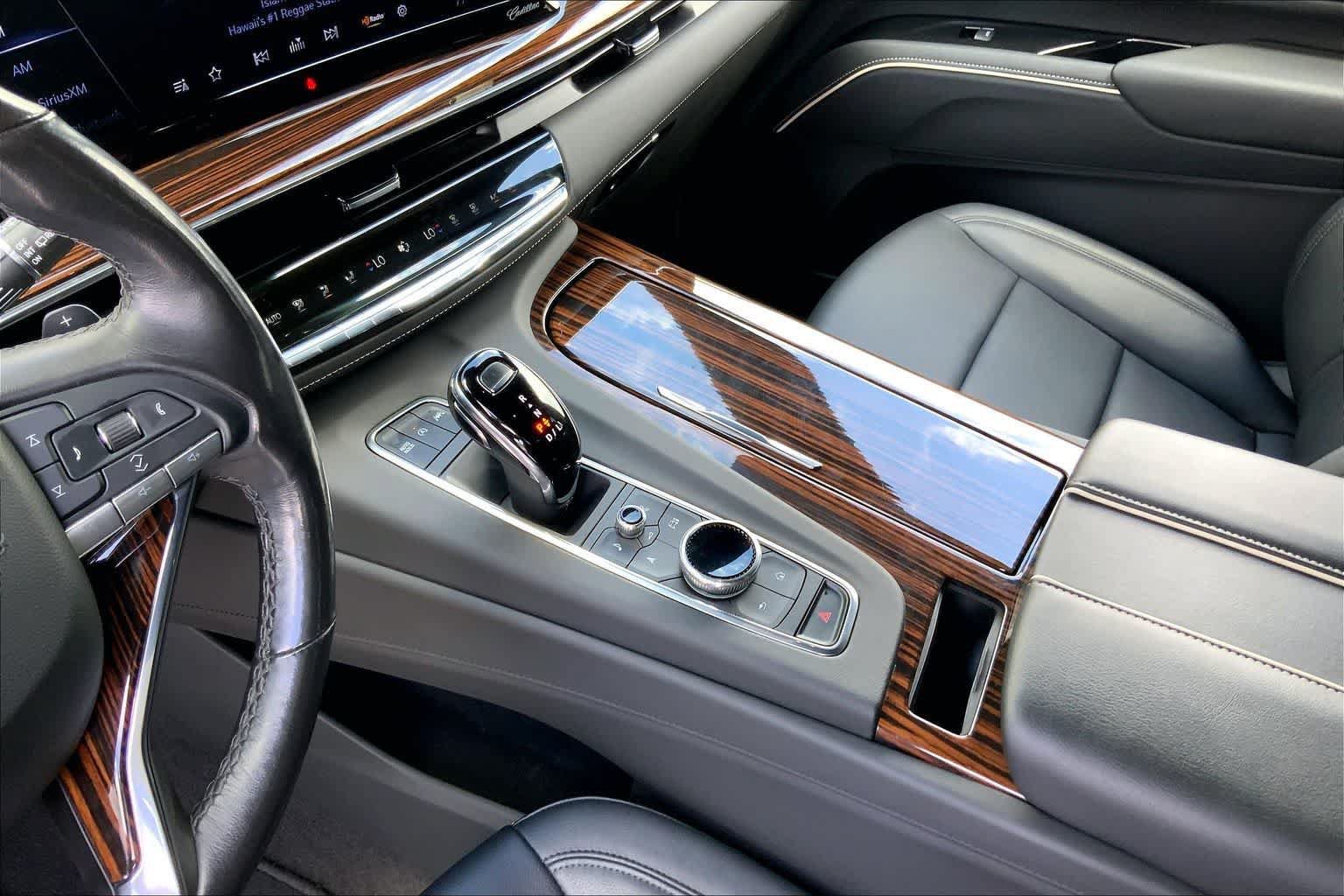 Used 2023 Cadillac Escalade ESV Luxury RWD image 16