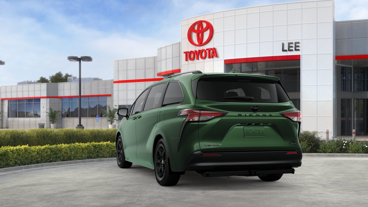 New 2026 Toyota Sienna XLE Woodland Edition AWD/4WD image 7