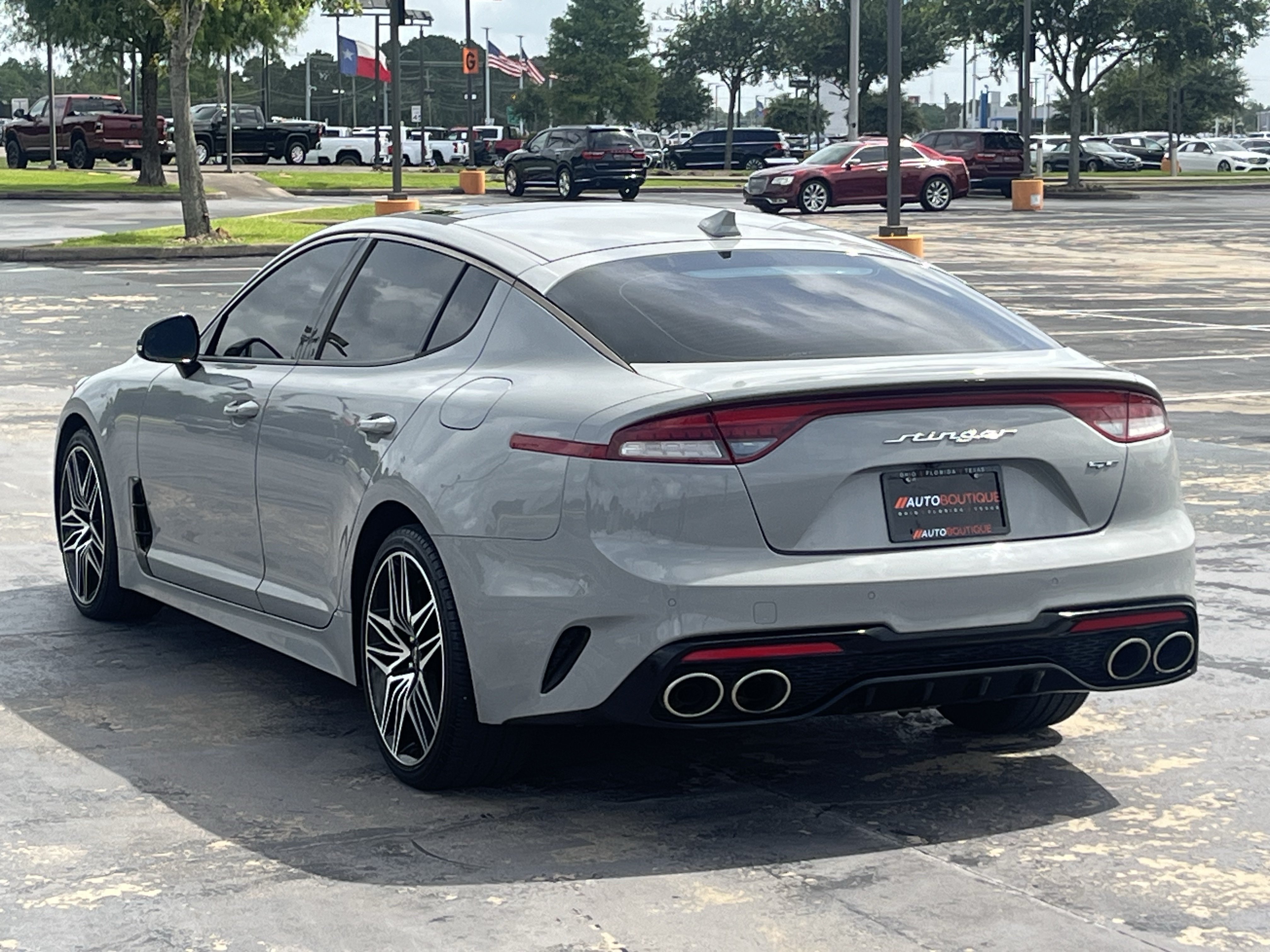Used 2022 Kia Stinger GT1 RWD image 9