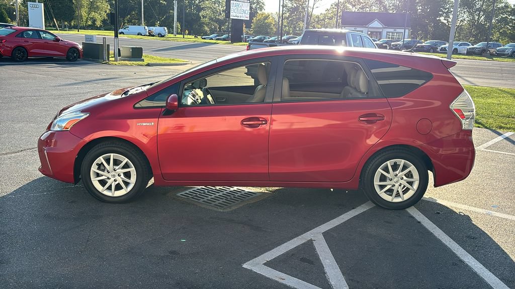 Used 2014 Toyota Prius V Three FWD image 2