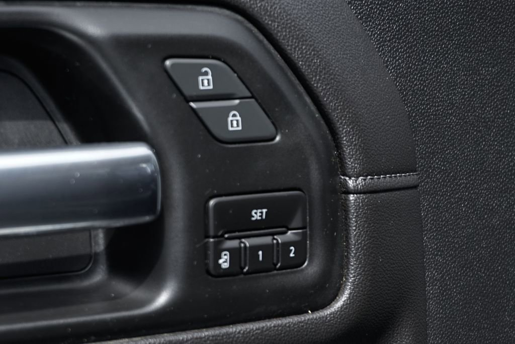 Used 2020 GMC Sierra 3500 Denali w/ Denali Ultimate Package image 17