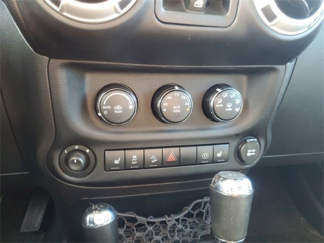 Used 2014 Jeep Wrangler Unlimited Sahara w/ Max Tow Package image 28