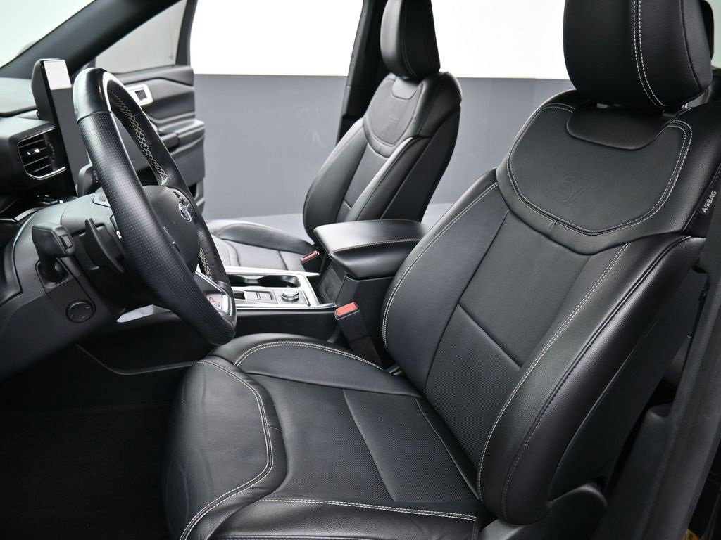 Used 2020 Ford Explorer ST w/ Premium Technology Package image 10