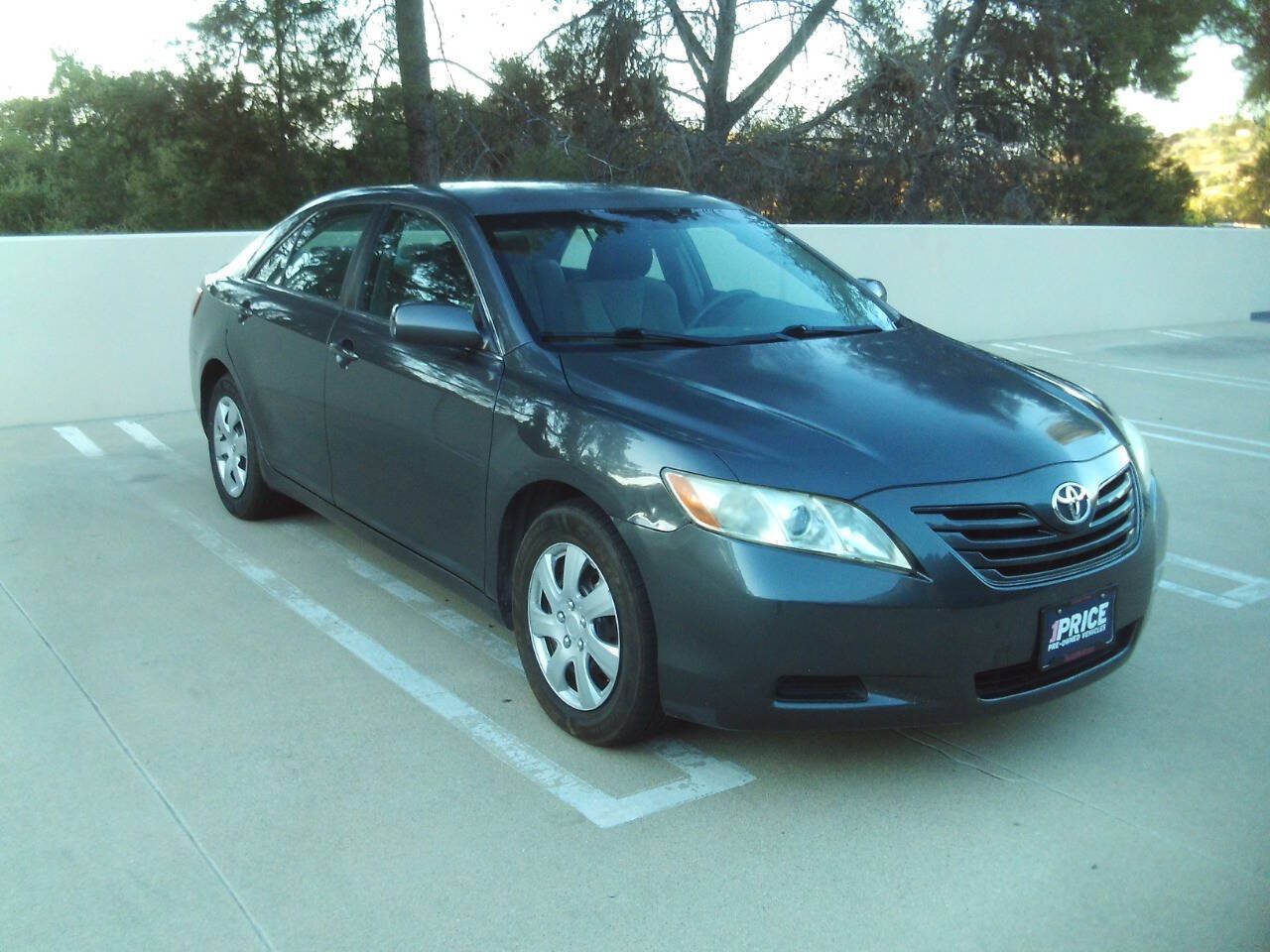 Used 2008 Toyota Camry LE FWD image 3