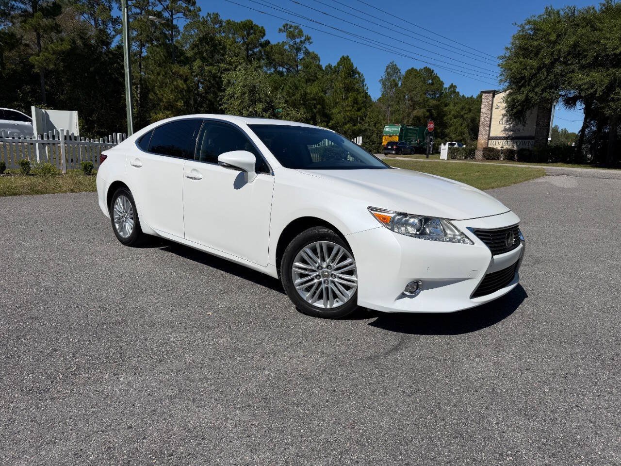 Used 2015 Lexus ES 350 w/ Luxury Package FWD image 8