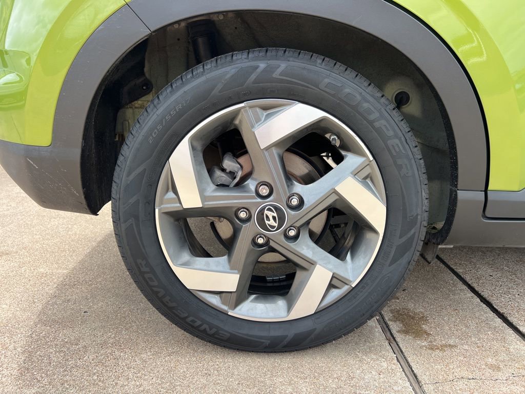 Used 2024 Hyundai Venue SEL image 10