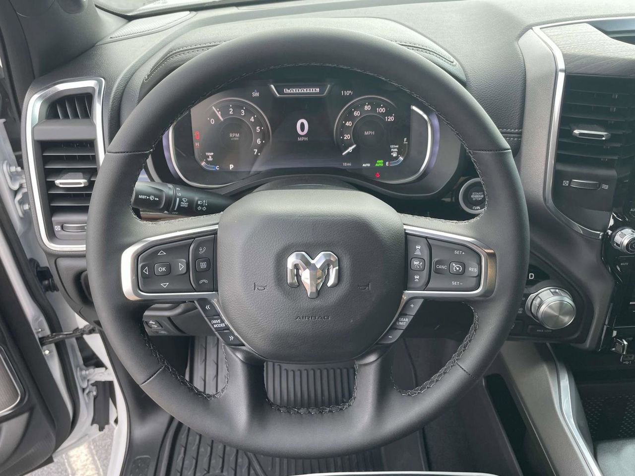 New 2026 RAM 1500 Laramie AWD/4WD image 34