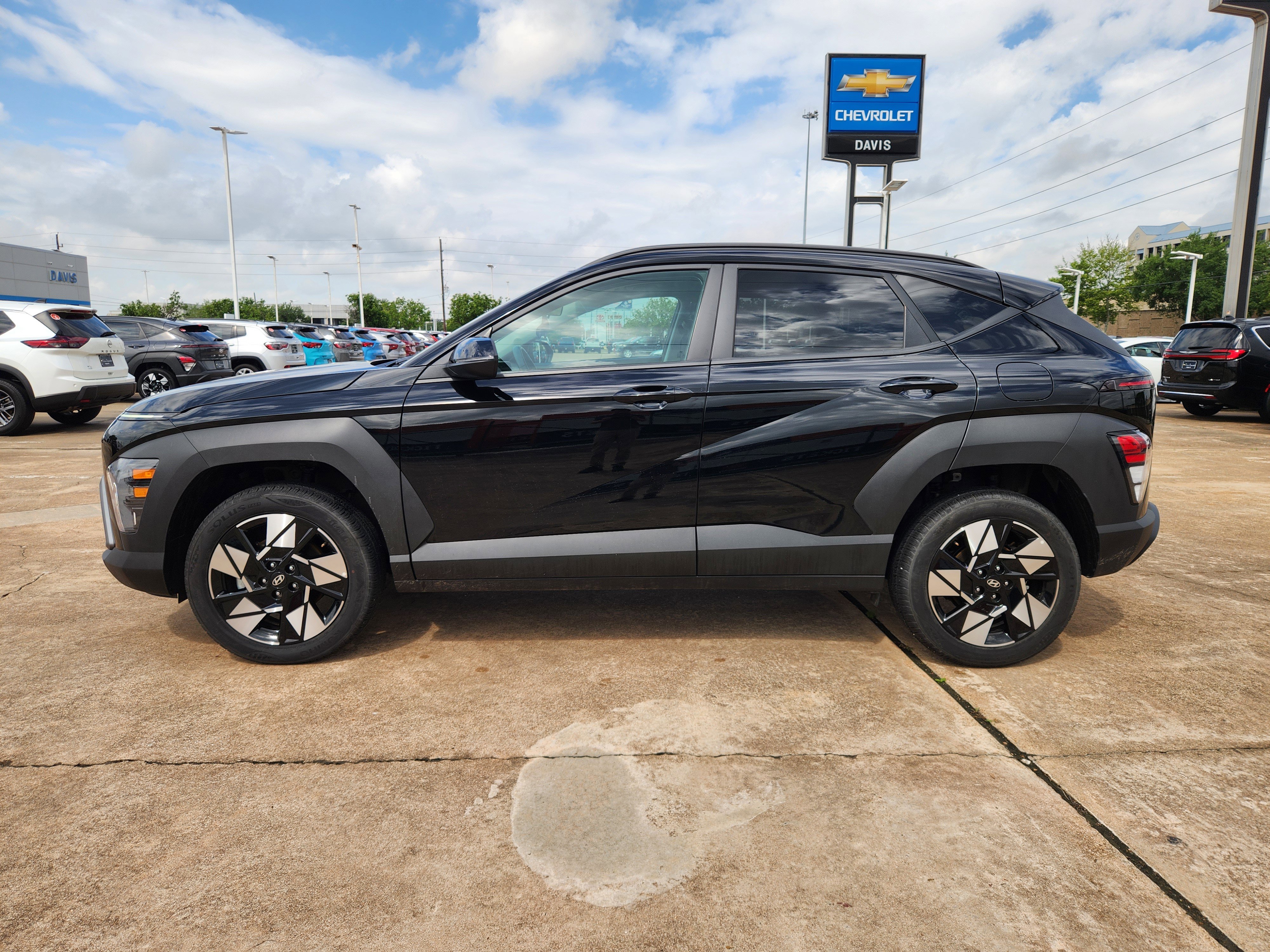 Used 2025 Hyundai Kona SEL AWD/4WD image 5