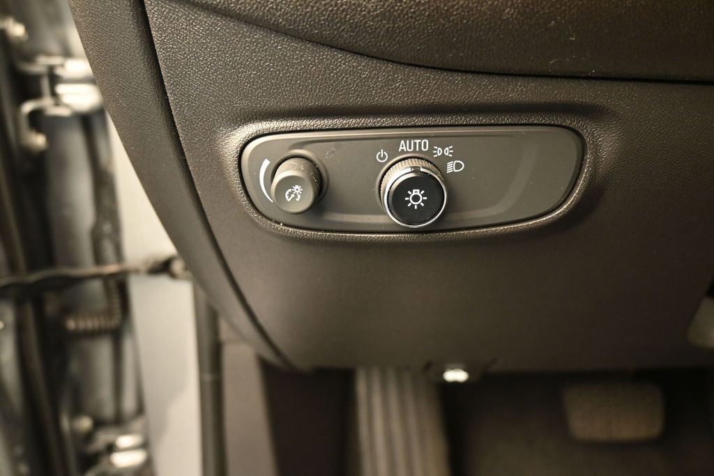 Used 2023 Chevrolet Equinox LS FWD image 31