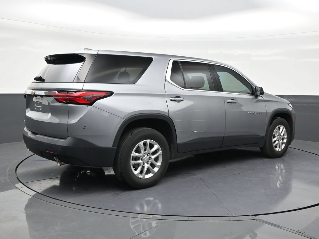 Used 2023 Chevrolet Traverse LS FWD image 5