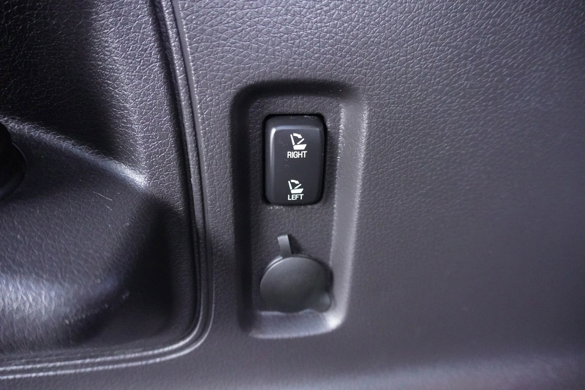 Used 2013 Ford Edge Limited image 28