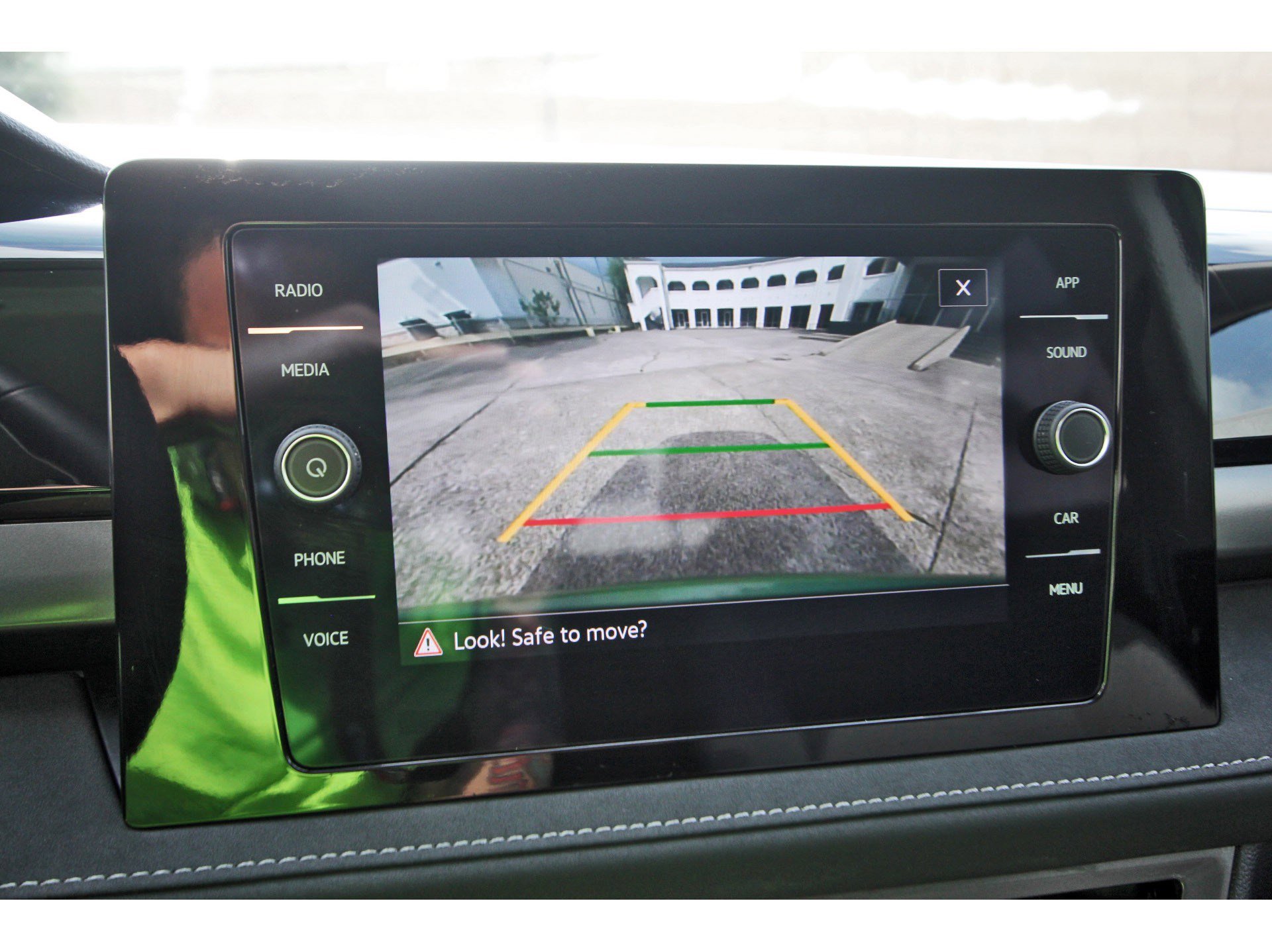 Used 2025 Volkswagen Taos SE FWD image 24