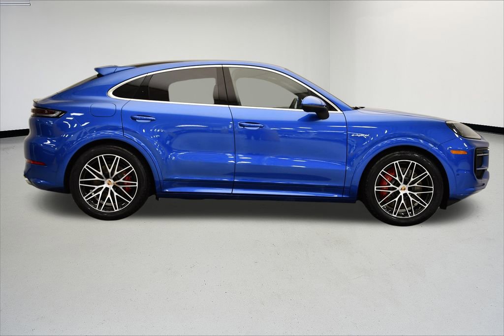 Used 2025 Porsche Cayenne S image 8