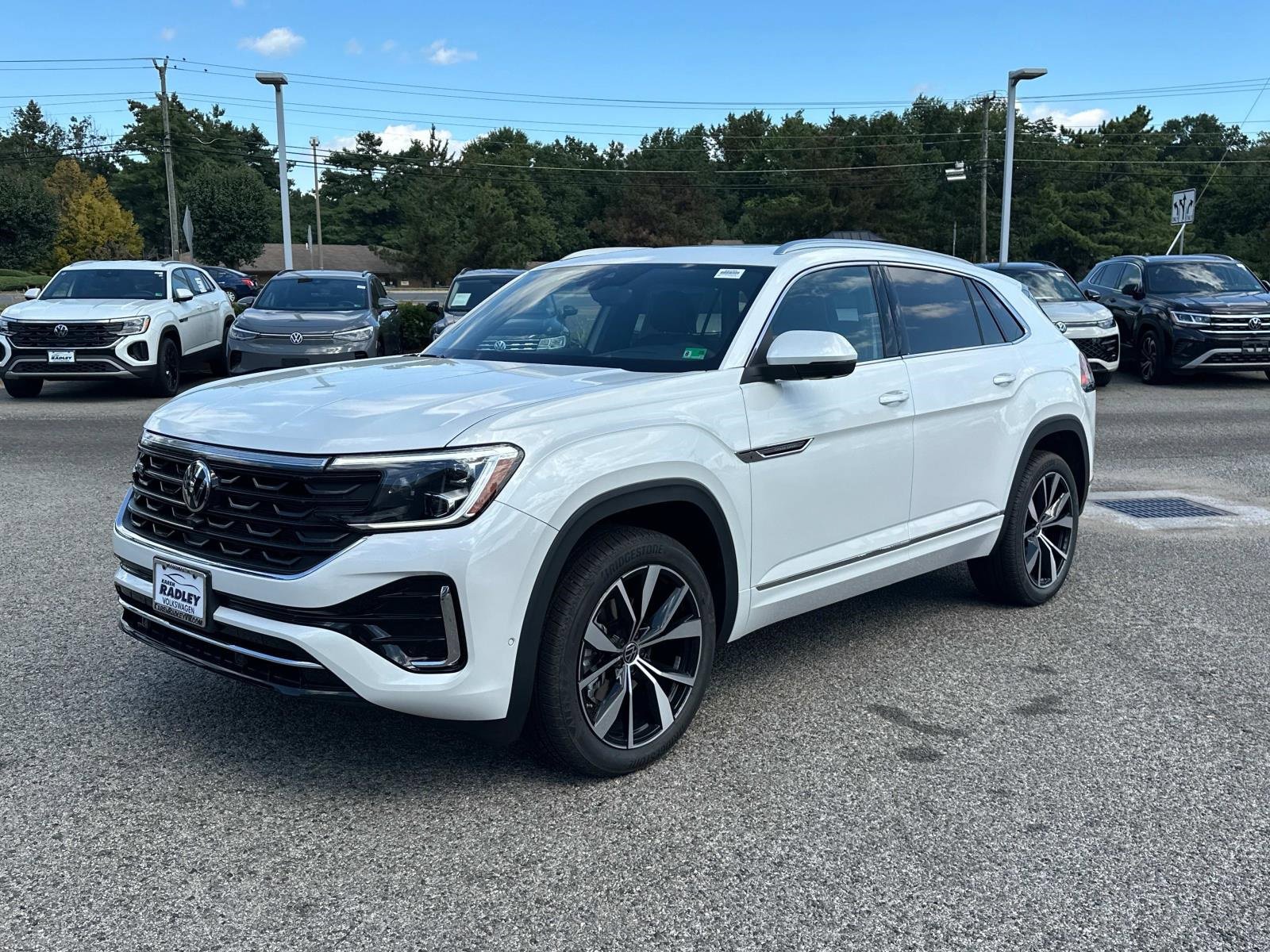 New 2026 Volkswagen Atlas Cross Sport SEL Premium R-Line image 17