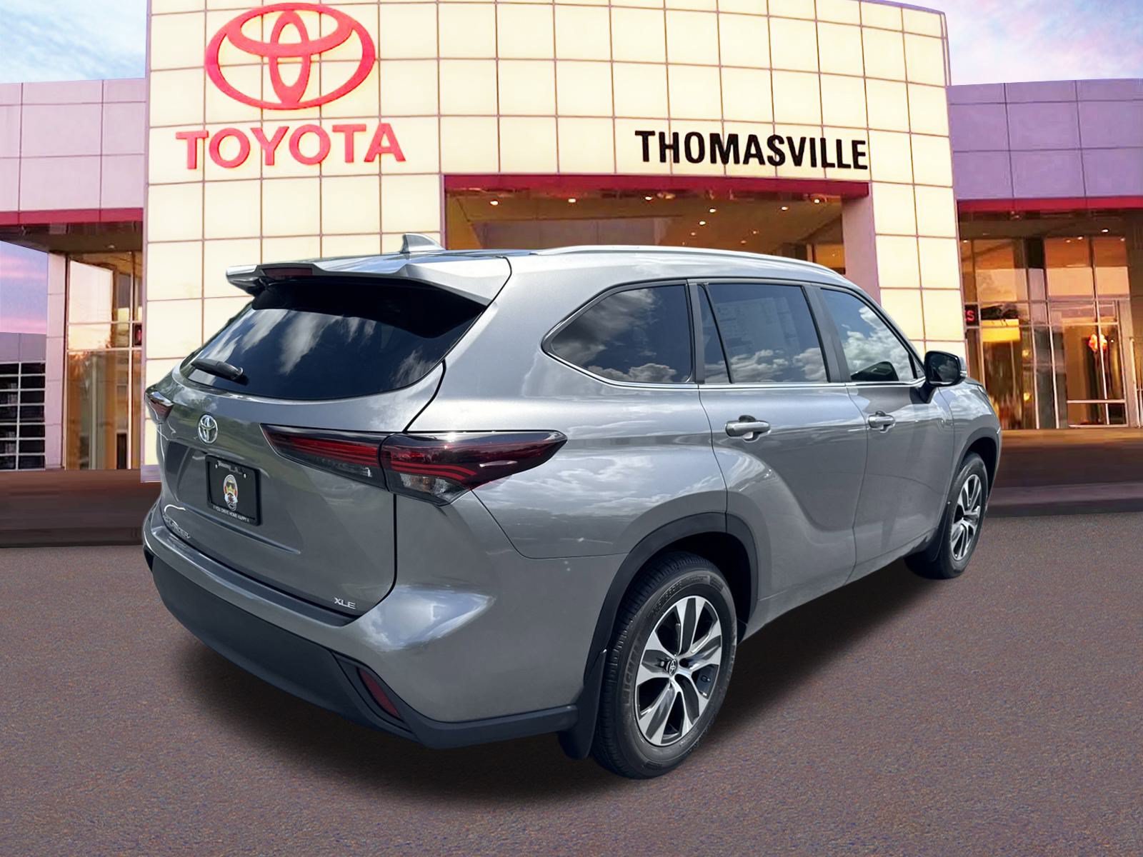 New 2025 Toyota Highlander XLE FWD image 5