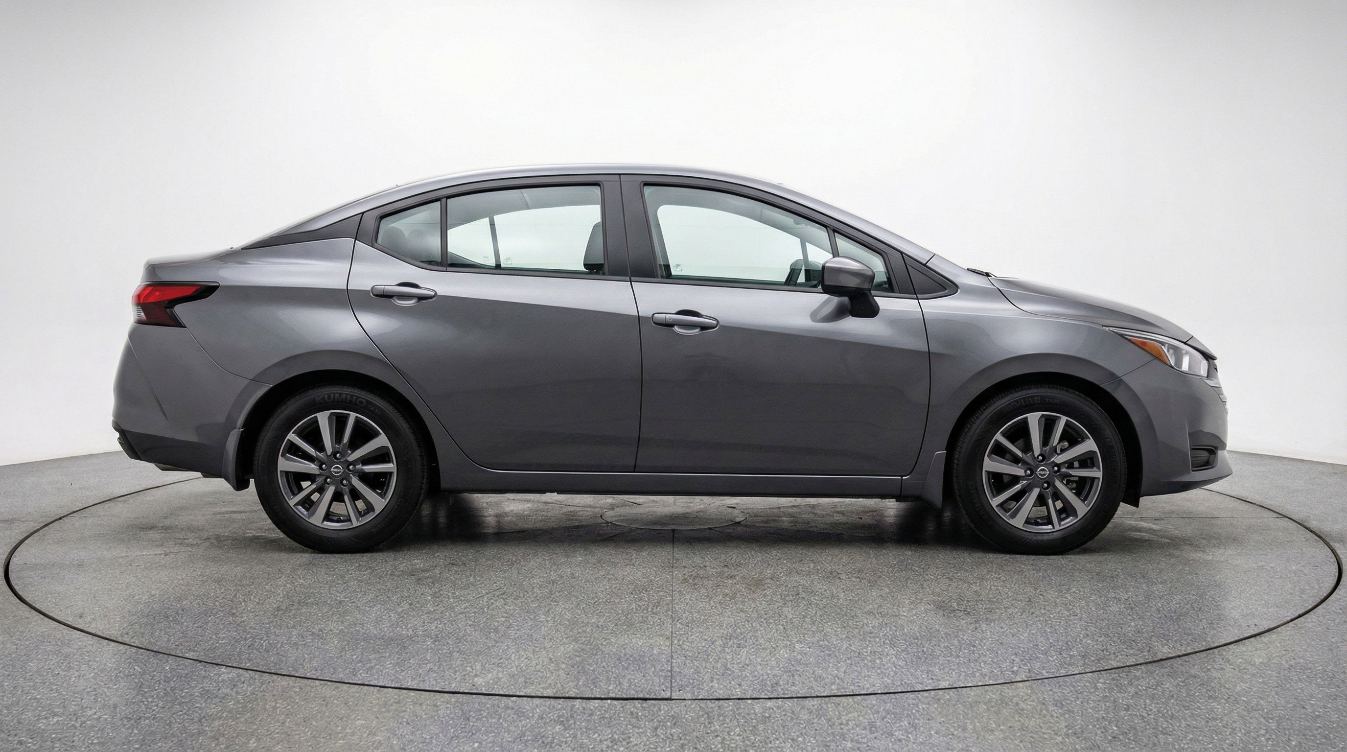 Used 2025 Nissan Versa SV image 11