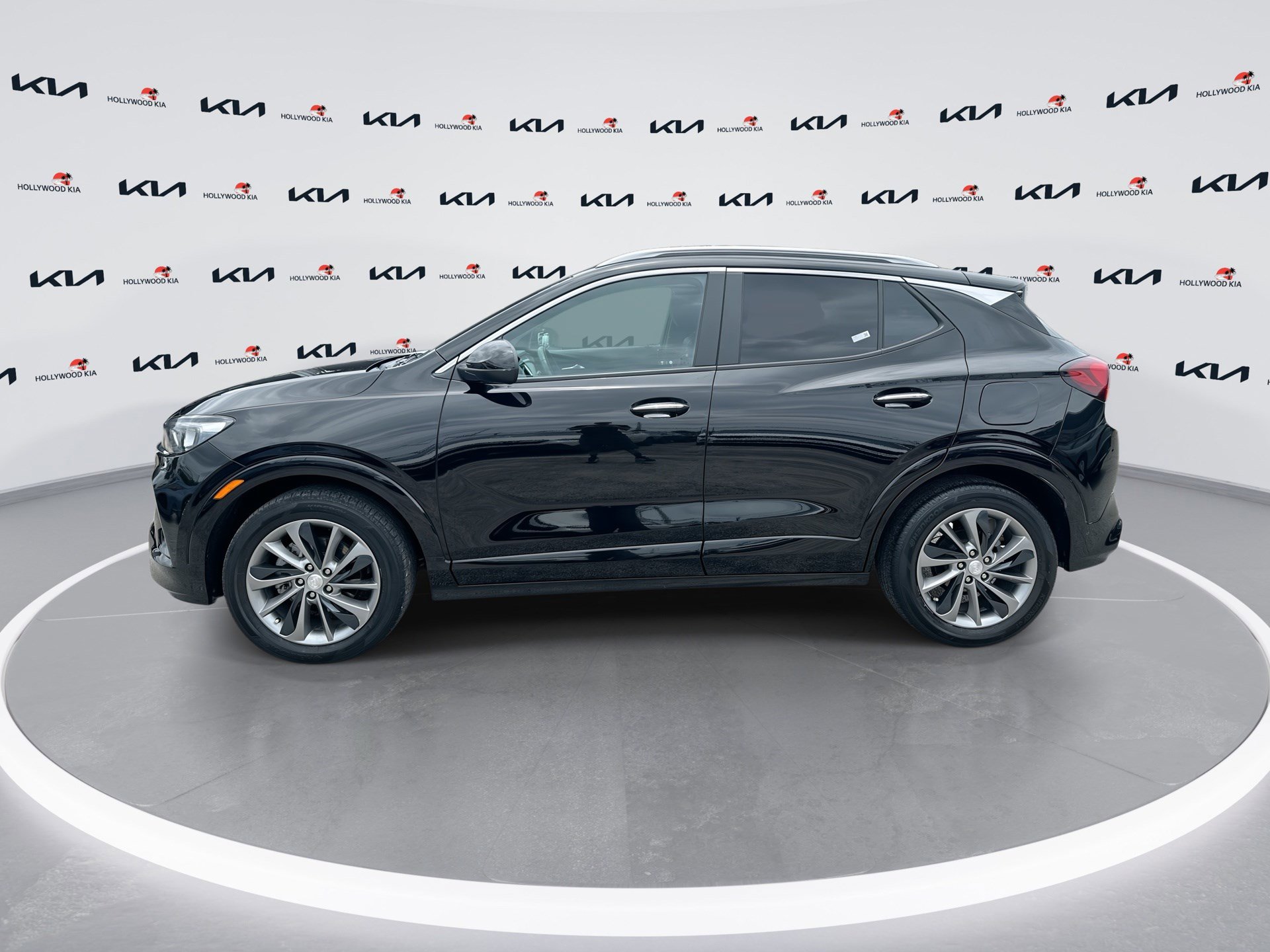 Used 2023 Buick Encore GX Select w/ Sport Touring Package FWD image 5
