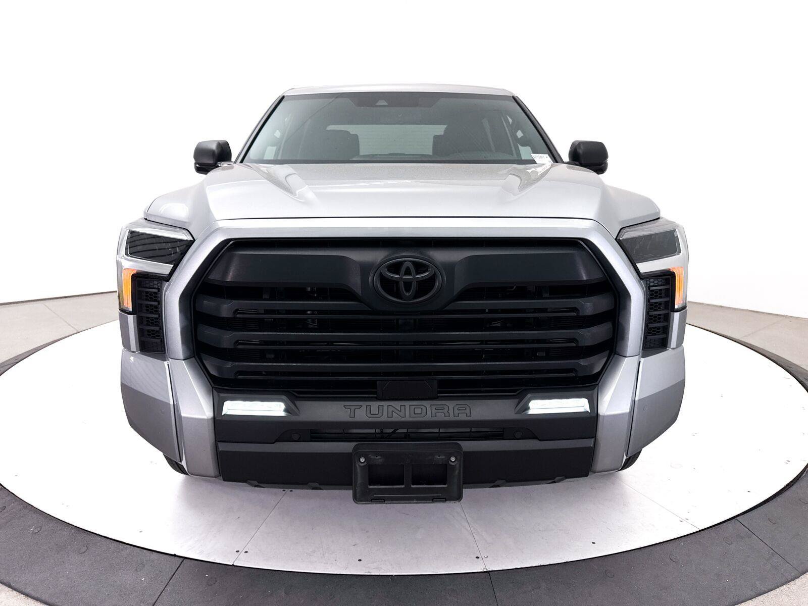 Used 2025 Toyota Tundra SR5 w/ SR5 Convenience Package AWD/4WD image 13