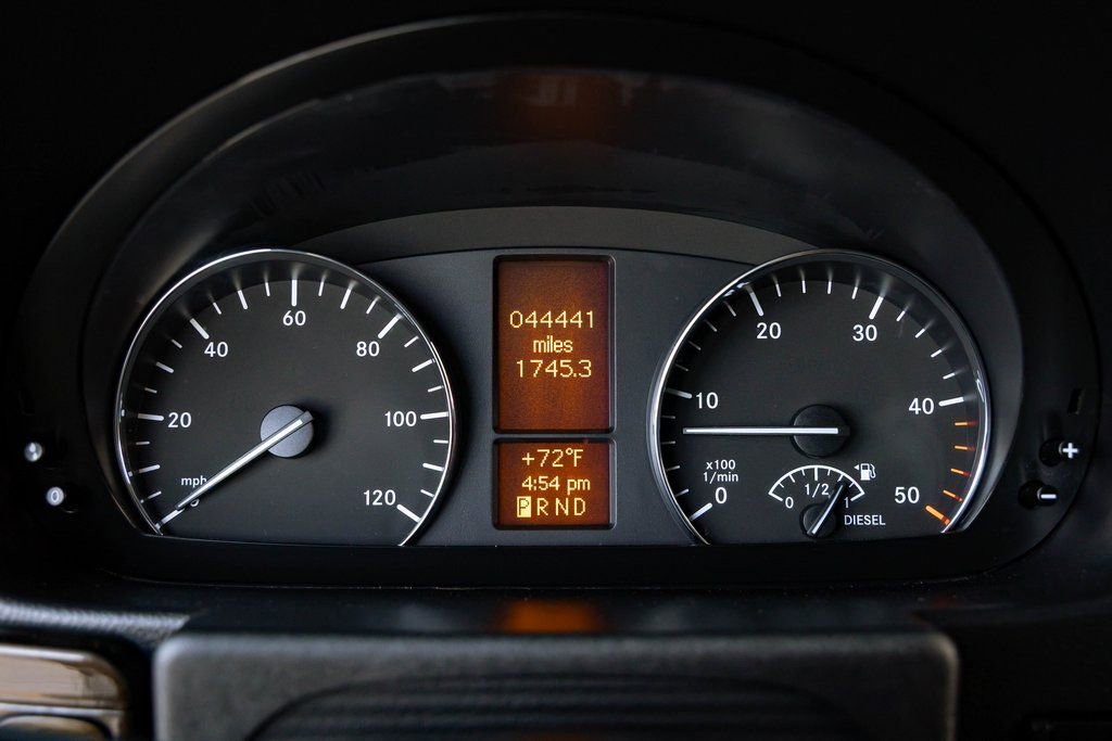 Used 2015 Mercedes-Benz Sprinter 2500 image 12