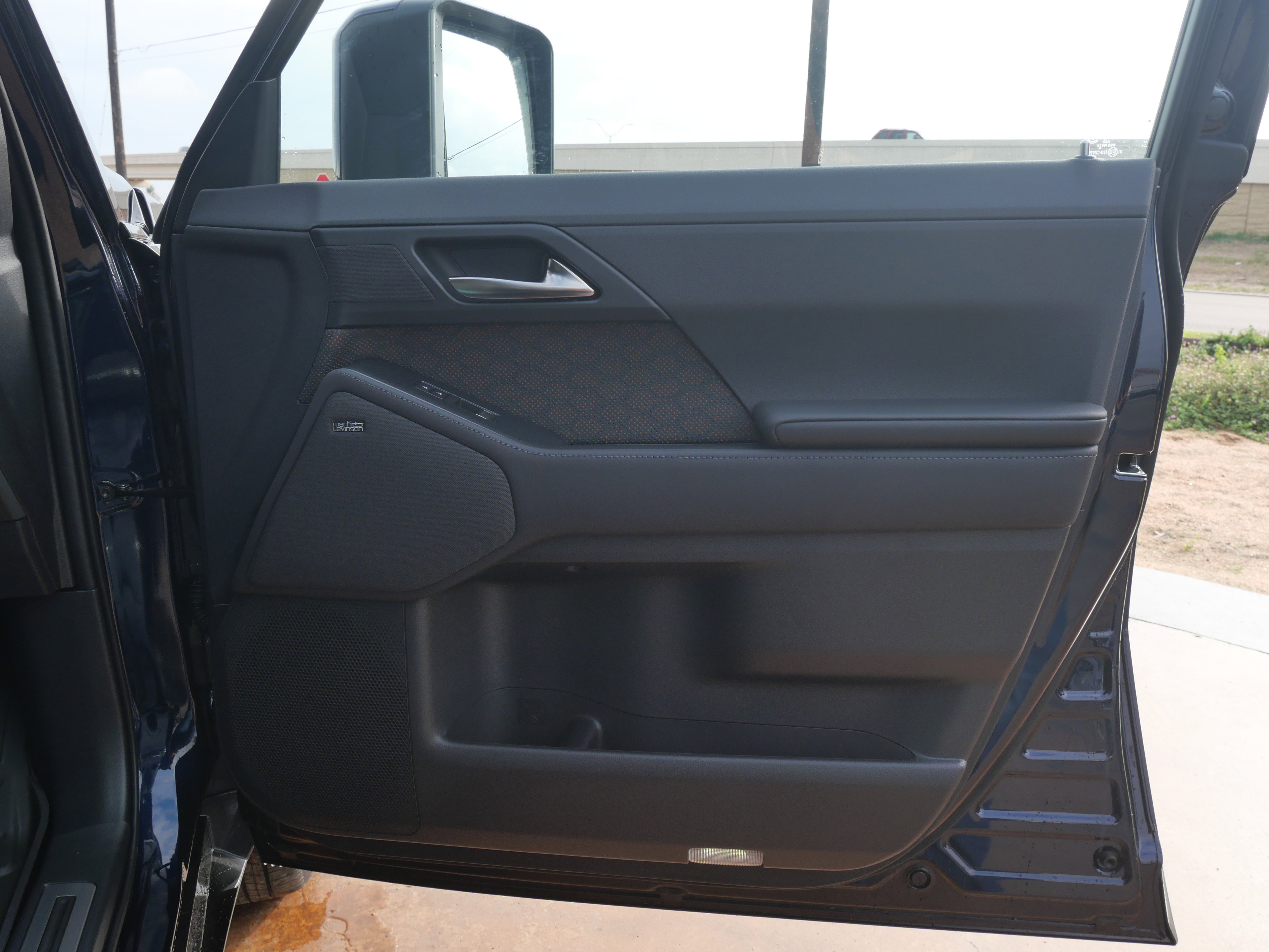 Used 2025 Lexus GX 550 w/ Accessory Package (2T) image 14