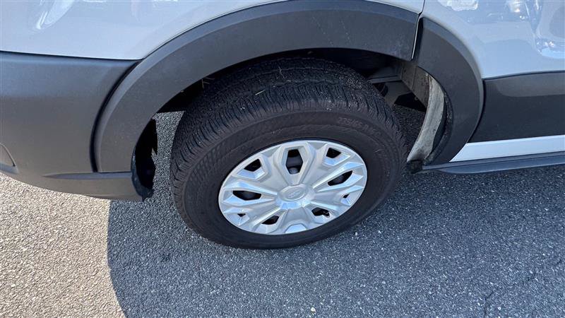 Used 2023 Ford E-Transit Medium Roof RWD image 26