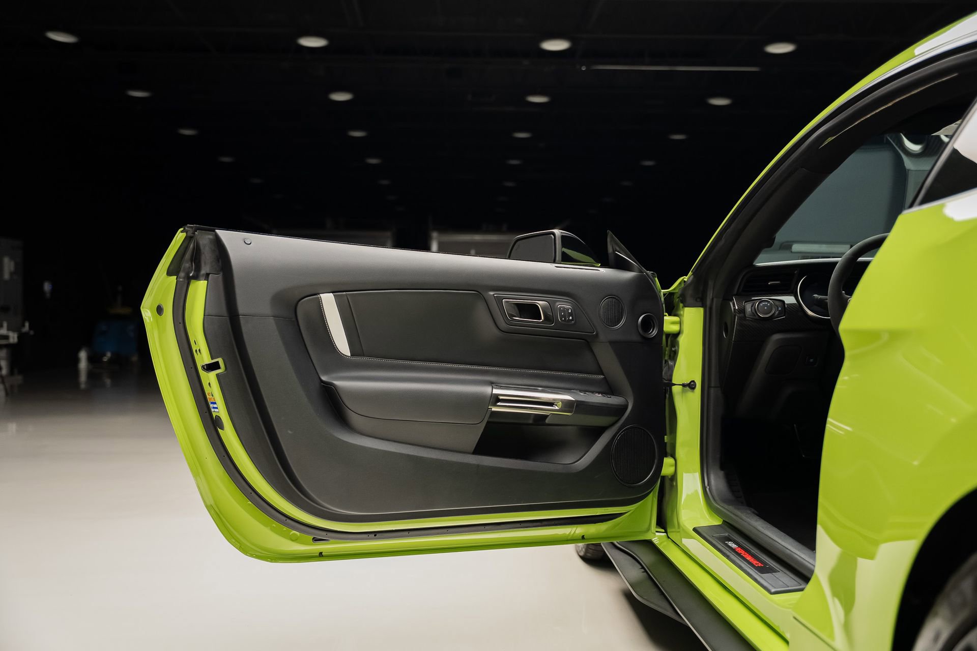 Used 2020 Ford Mustang Shelby GT500 w/ Technology Package image 57