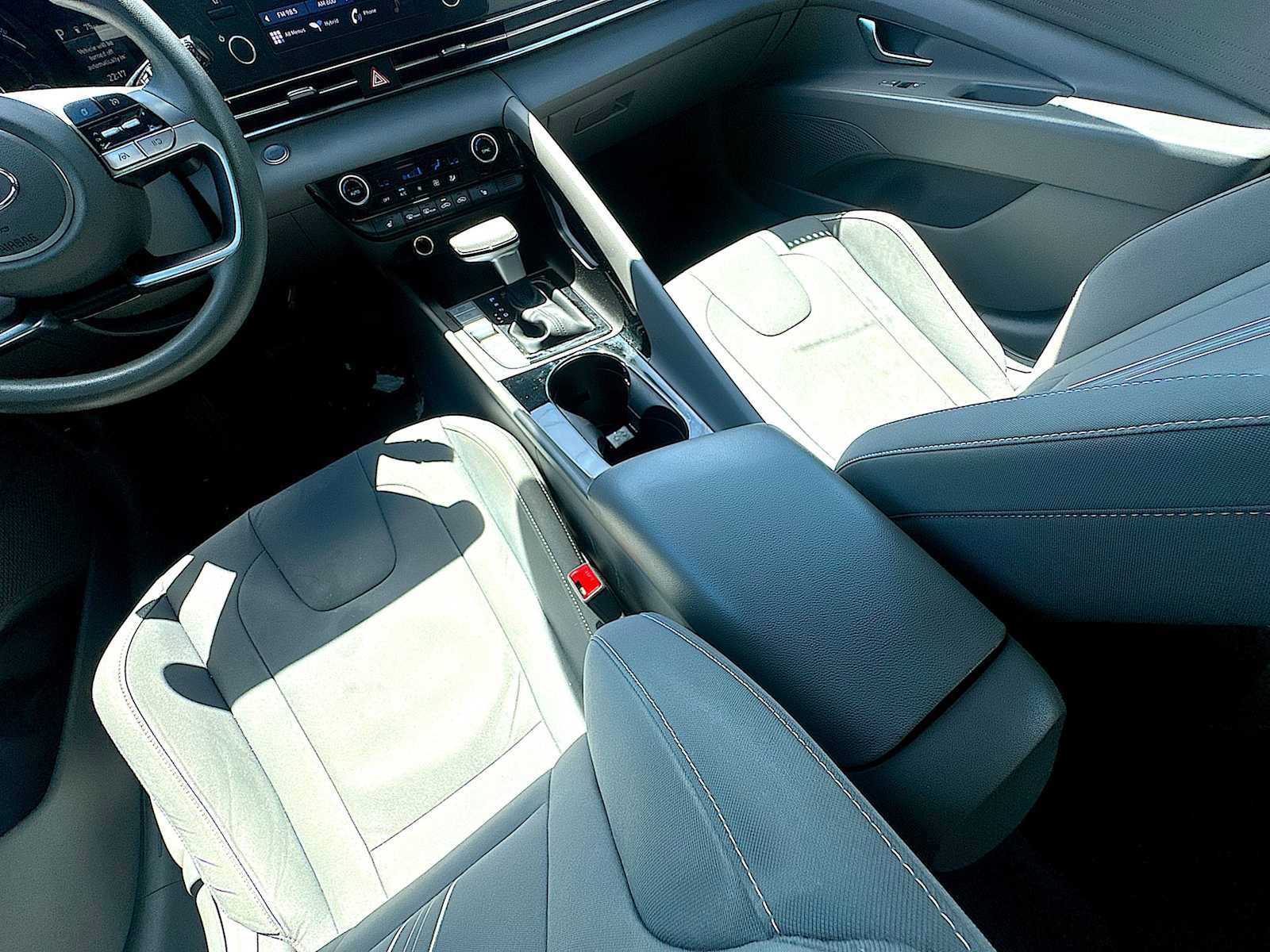 Used 2023 Hyundai Elantra Blue image 21