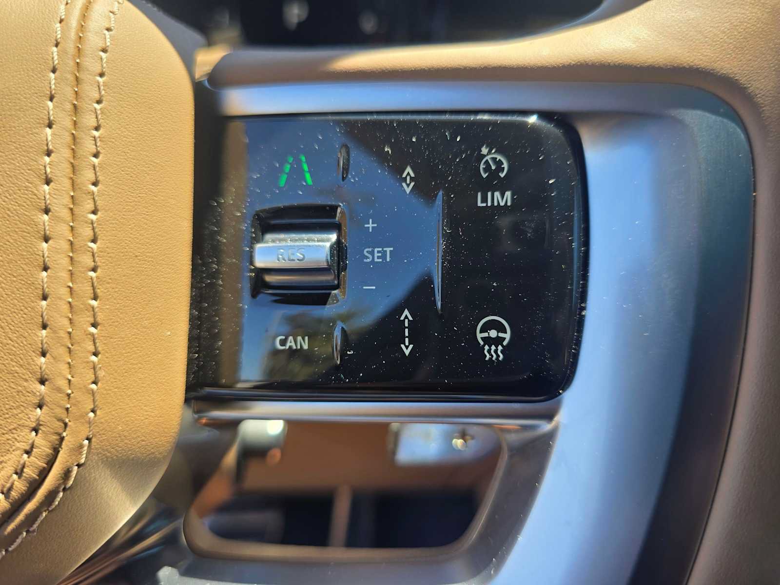 Used 2025 Land Rover Range Rover SE AWD/4WD image 31