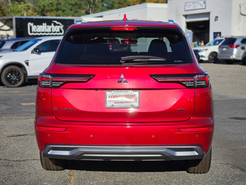 New 2025 Mitsubishi Outlander SEL image 4