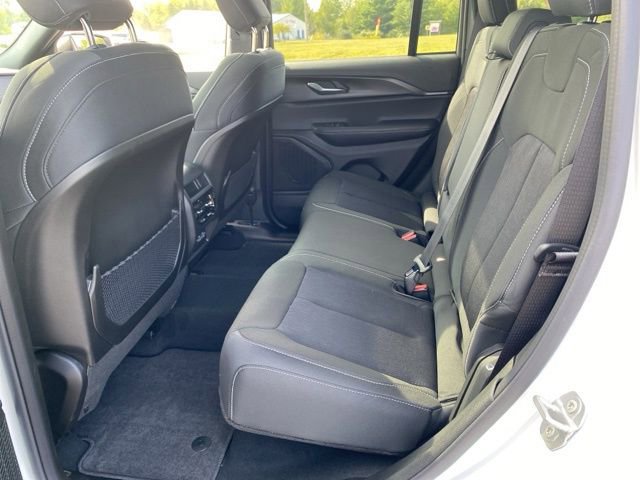 New 2025 Jeep Grand Cherokee Laredo X w/ Luxury Tech Group I image 25