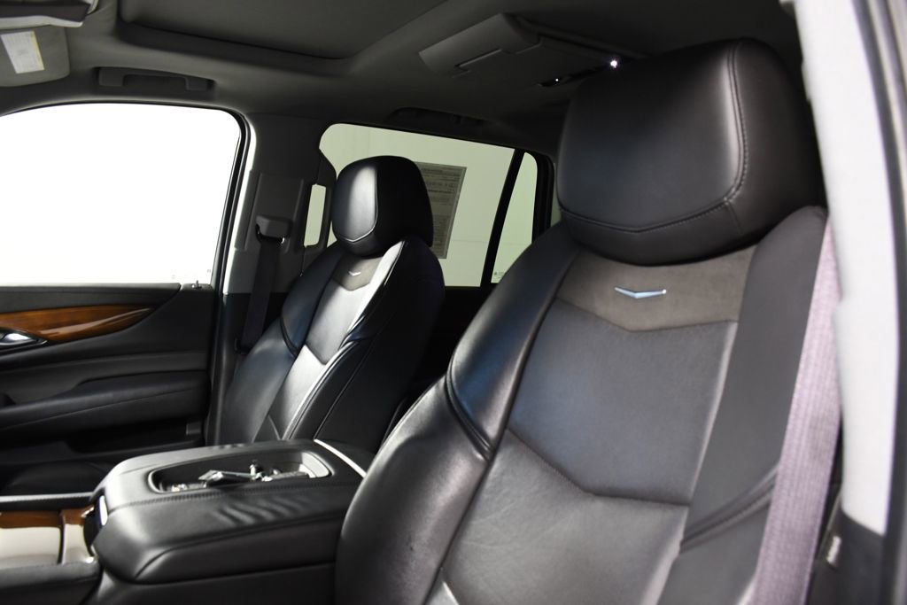 Used 2017 Cadillac Escalade Luxury image 17