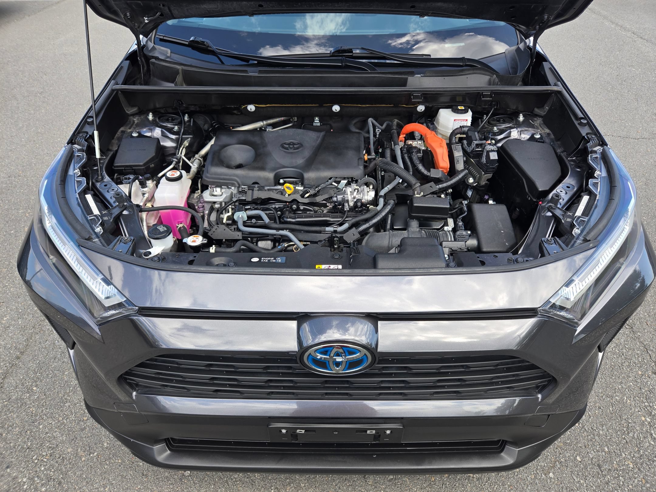 Used 2024 Toyota RAV4 LE AWD/4WD image 19