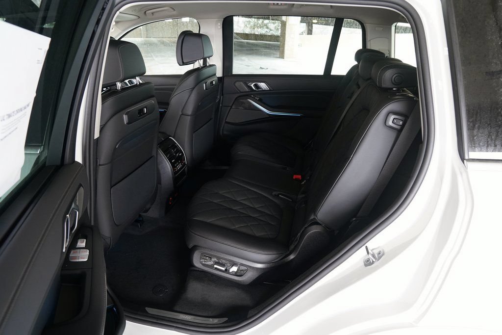 Used 2026 BMW X7 xDrive40i w/ Premium Package AWD/4WD image 28