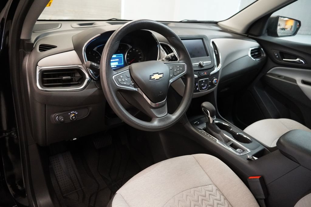 Used 2023 Chevrolet Equinox LS w/ LS Convenience Package image 5