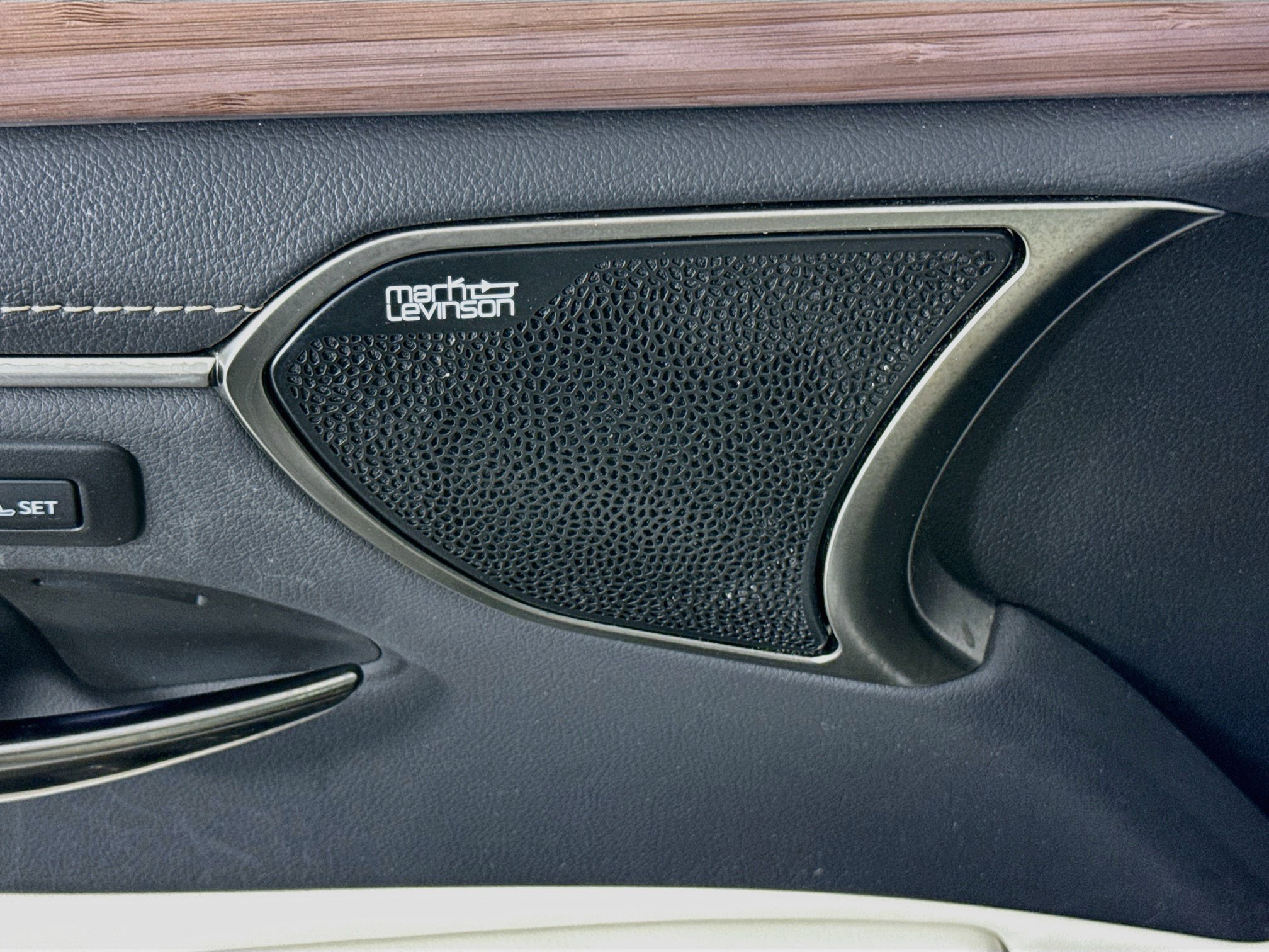 Certified 2025 Lexus ES 350 Ultra Luxury w/ Accessory Package (Z2) FWD image 20