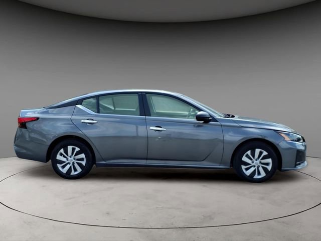 Certified 2025 Nissan Altima 2.5 S FWD image 10