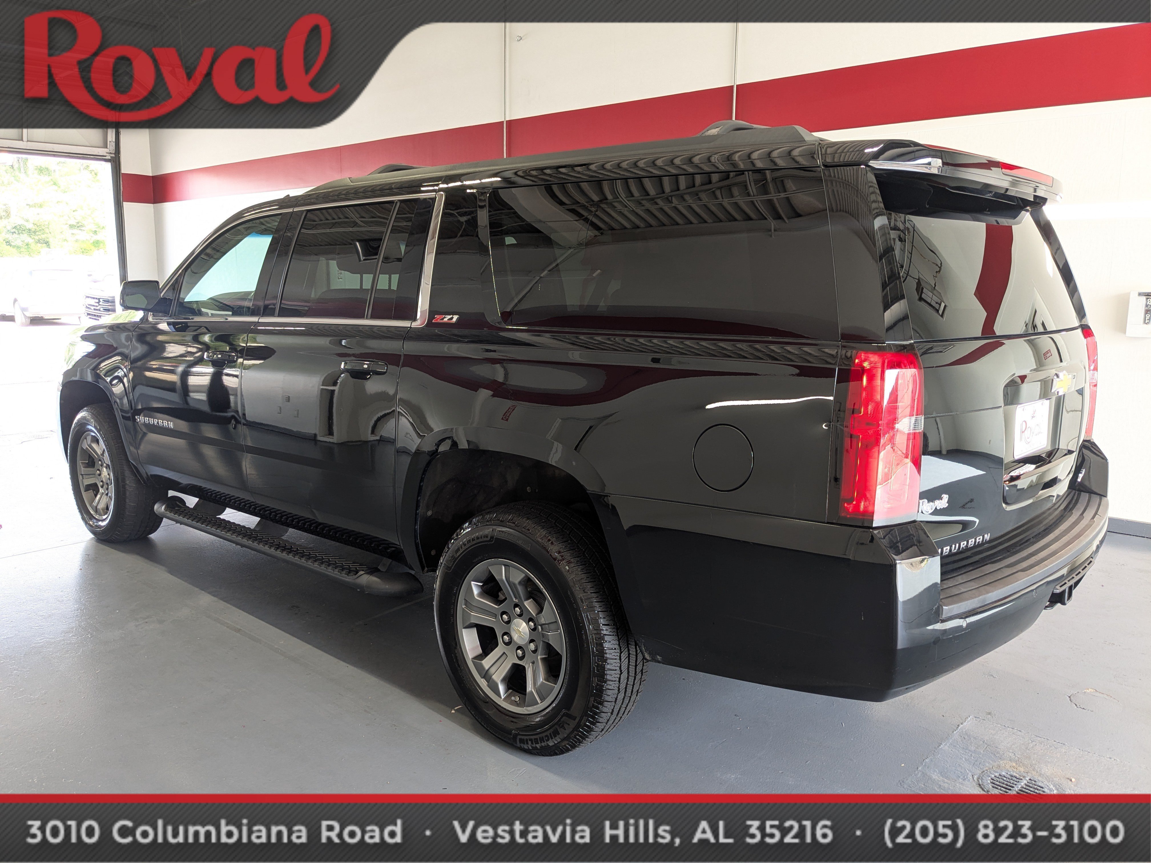 Used 2018 Chevrolet Suburban LT AWD/4WD image 2